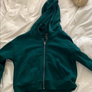 Green cropped hoodie